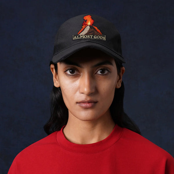 VOLCANO EMBROIDERED CAP (BLACK)